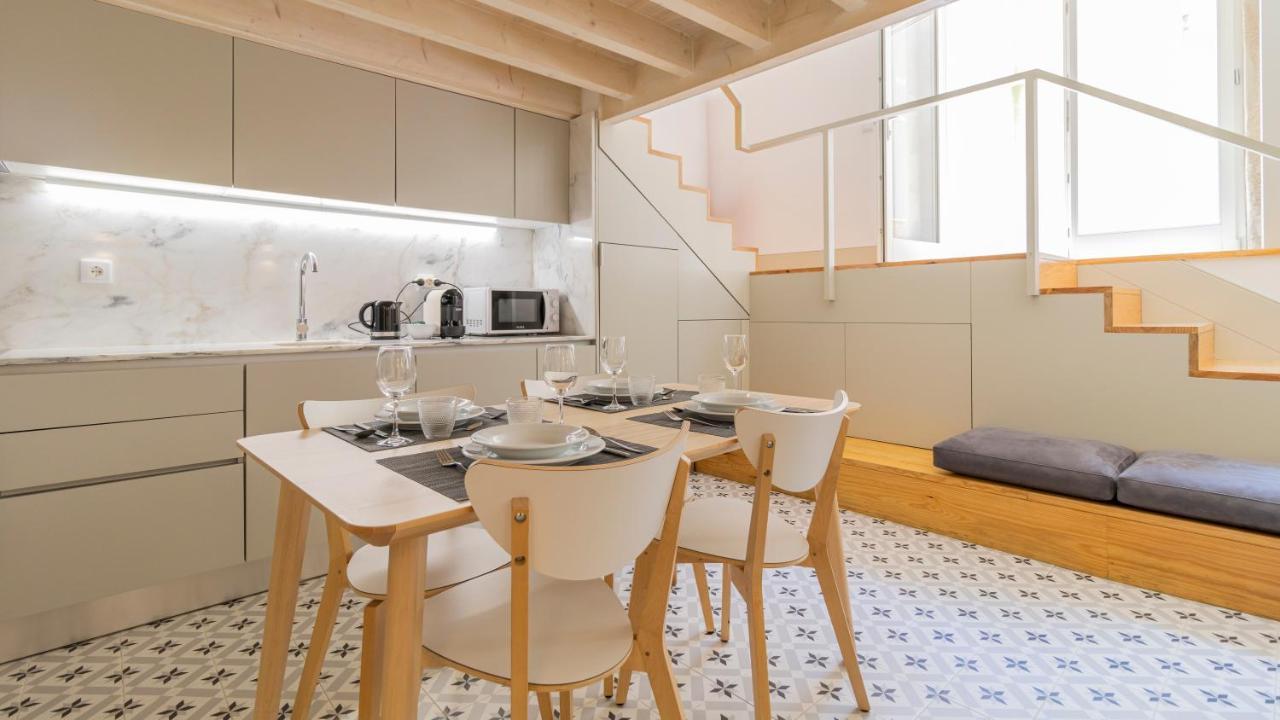 Central Stunning Duplex W/ Patio By Lovelystay Porto Zewnętrze zdjęcie