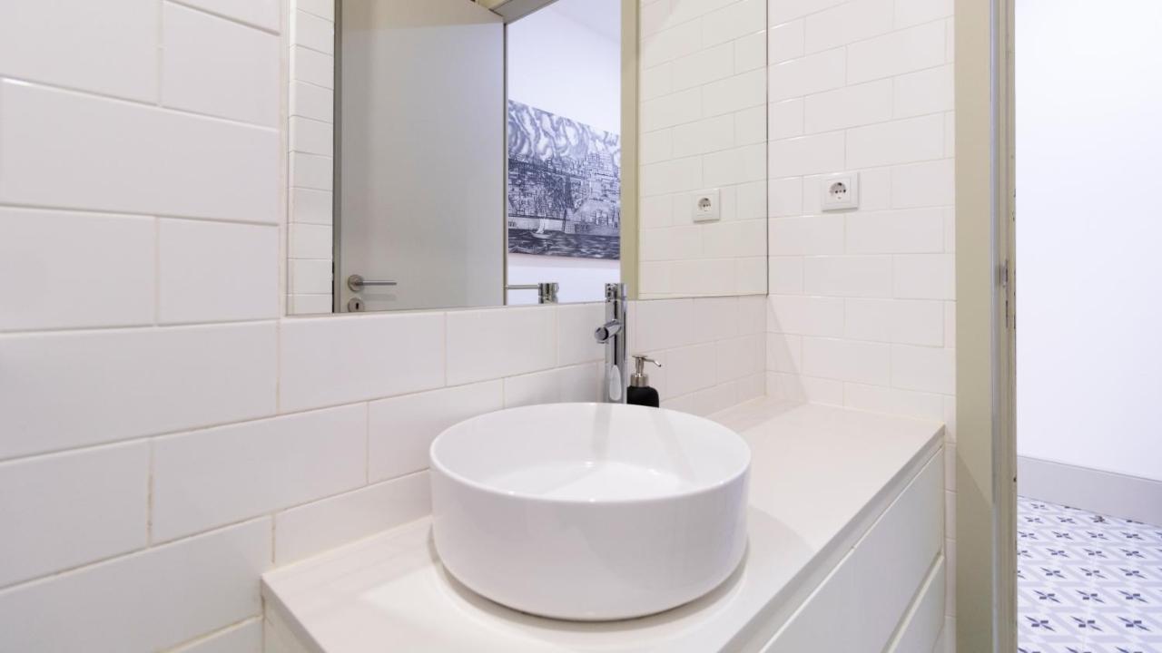 Central Stunning Duplex W/ Patio By Lovelystay Porto Zewnętrze zdjęcie