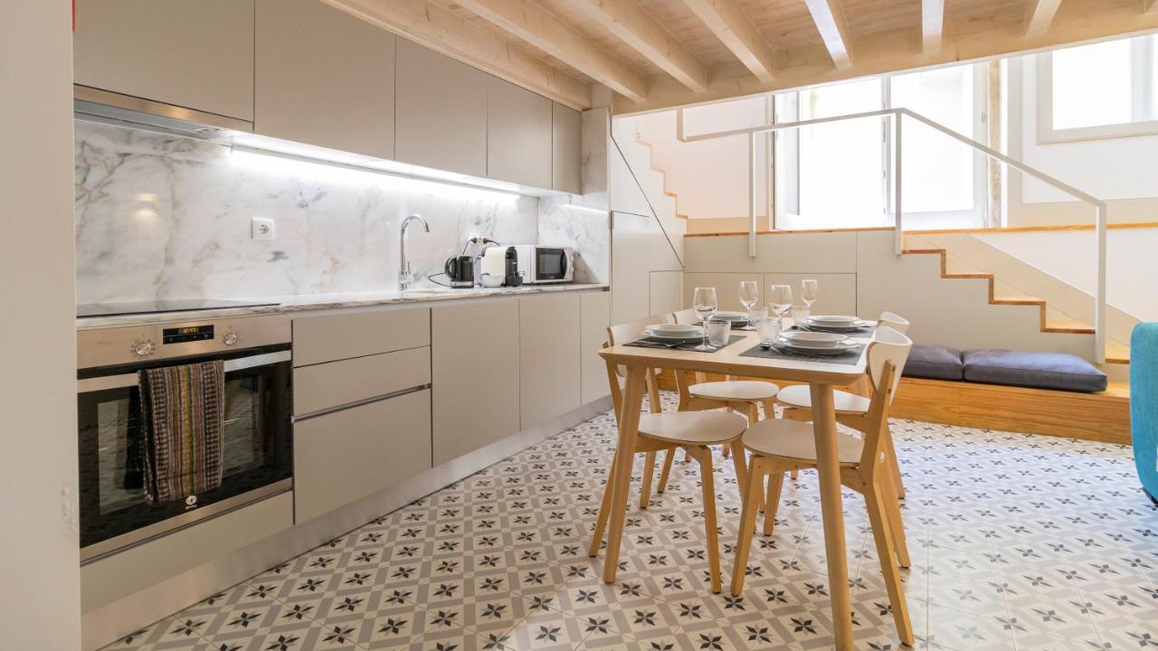 Central Stunning Duplex W/ Patio By Lovelystay Porto Zewnętrze zdjęcie