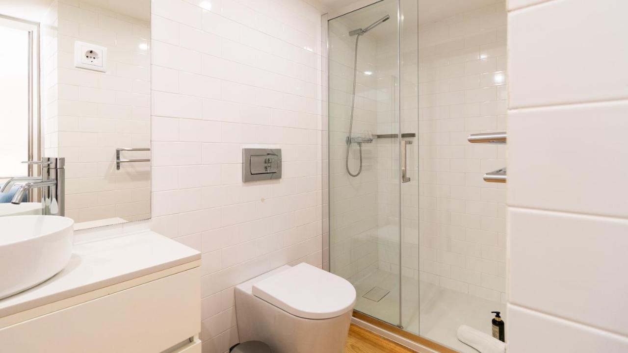 Central Stunning Duplex W/ Patio By Lovelystay Porto Zewnętrze zdjęcie